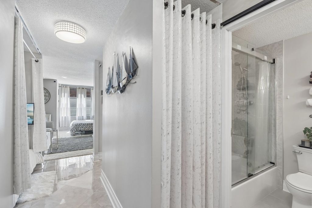 Image 8 of property listing at 440 N McClurg Court 607, Chicago, IL 60611