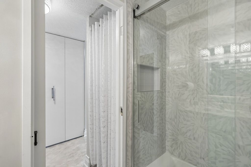 Image 10 of property listing at 440 N McClurg Court 607, Chicago, IL 60611