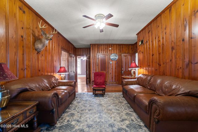 3298 Yankee Hall Road, Greenville, NC 27834