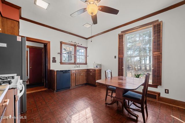 3298 Yankee Hall Road, Greenville, NC 27834