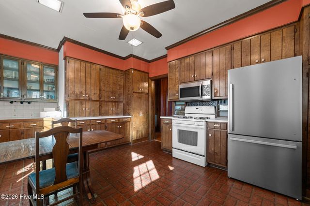 3298 Yankee Hall Road, Greenville, NC 27834