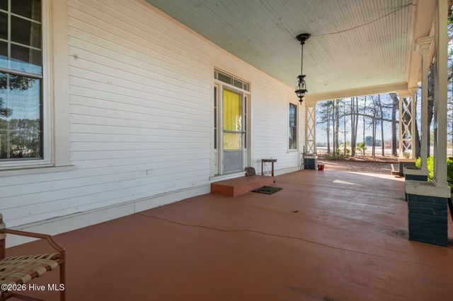 3298 Yankee Hall Road, Greenville, NC 27834