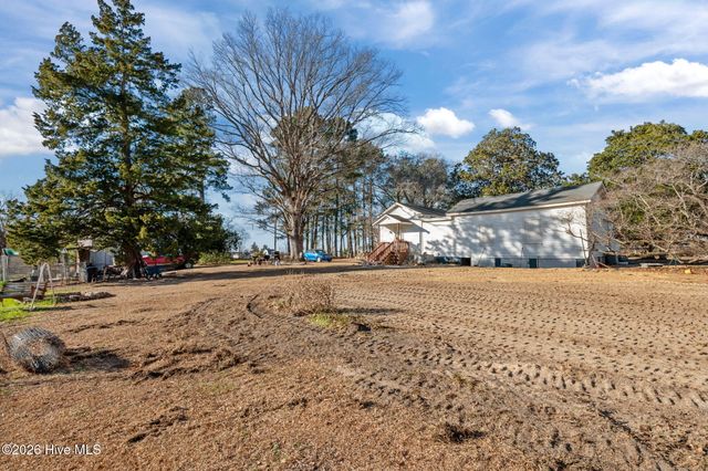 3298 Yankee Hall Road, Greenville, NC 27834