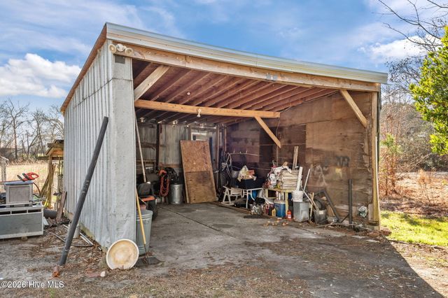 3298 Yankee Hall Road, Greenville, NC 27834