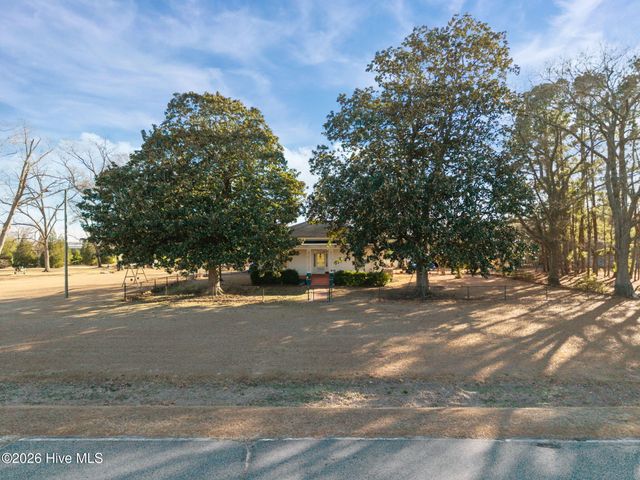 3298 Yankee Hall Road, Greenville, NC 27834