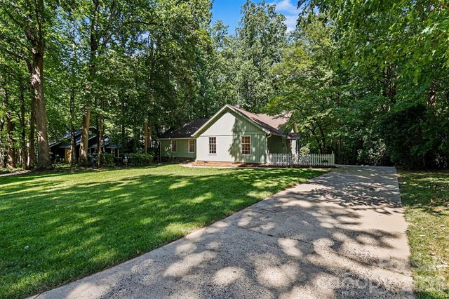 319 Kingsley Drive, Charlotte, NC 28270