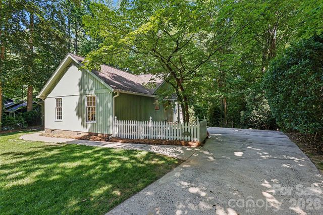 319 Kingsley Drive, Charlotte, NC 28270