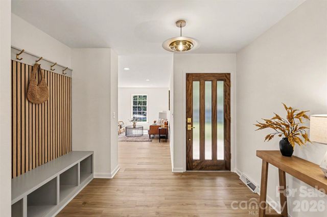 319 Kingsley Drive, Charlotte, NC 28270