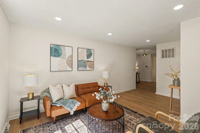 319 Kingsley Drive, Charlotte, NC 28270