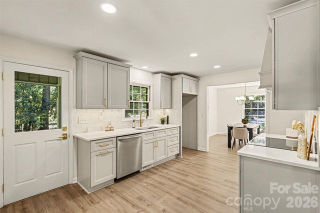 319 Kingsley Drive, Charlotte, NC 28270