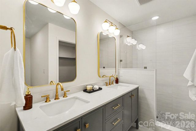 319 Kingsley Drive, Charlotte, NC 28270