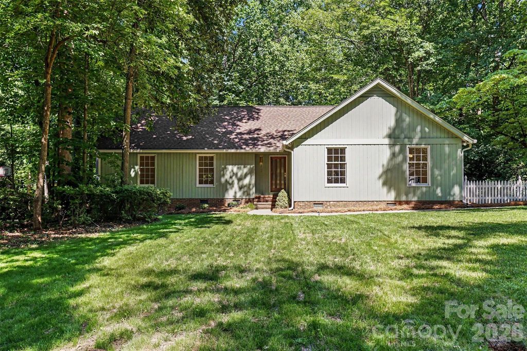 319 Kingsley Drive, Charlotte, NC 28270