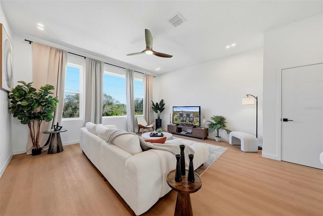 2104 4TH STREET S 3, St Petersburg, FL 33705