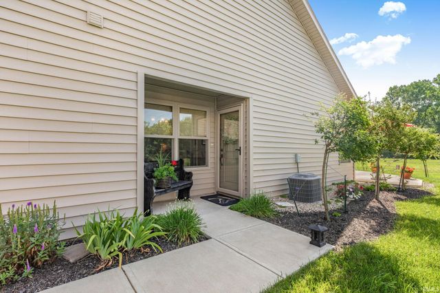 108 St Andrews Court, Hartford City, IN 47348