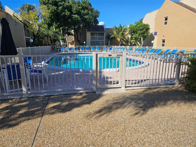 959 SE 2nd Ave 248, Deerfield Beach, FL 33441