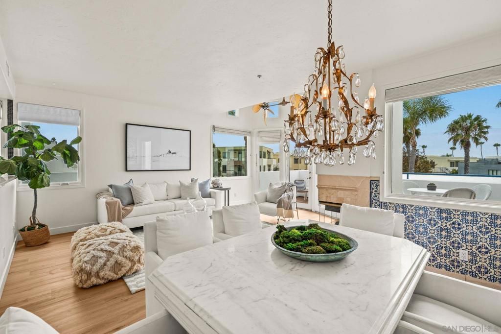 Image 19 of property listing at 5437 La Jolla Blvd, La Jolla, CA 92037