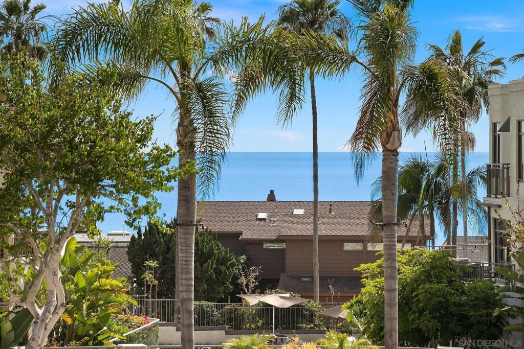Image 2 of property listing at 5437 La Jolla Blvd, La Jolla, CA 92037