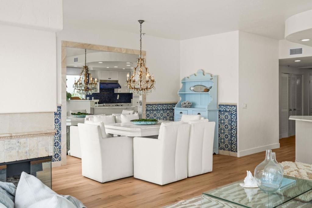 Image 21 of property listing at 5437 La Jolla Blvd, La Jolla, CA 92037