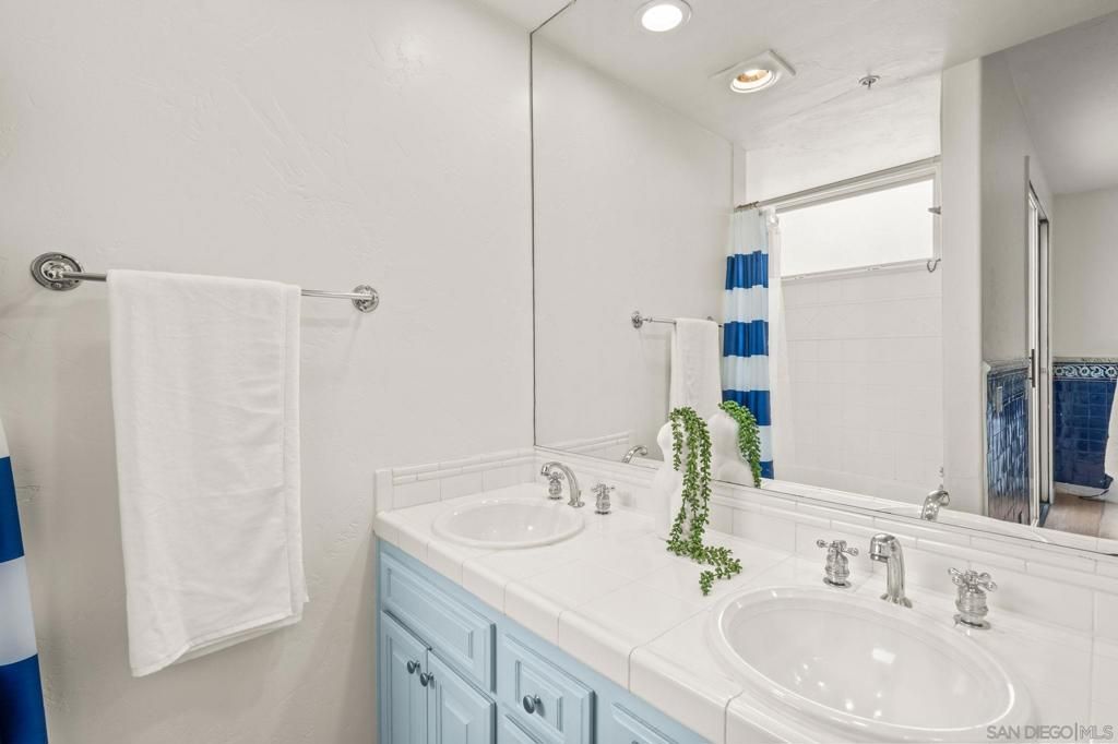 Image 29 of property listing at 5437 La Jolla Blvd, La Jolla, CA 92037
