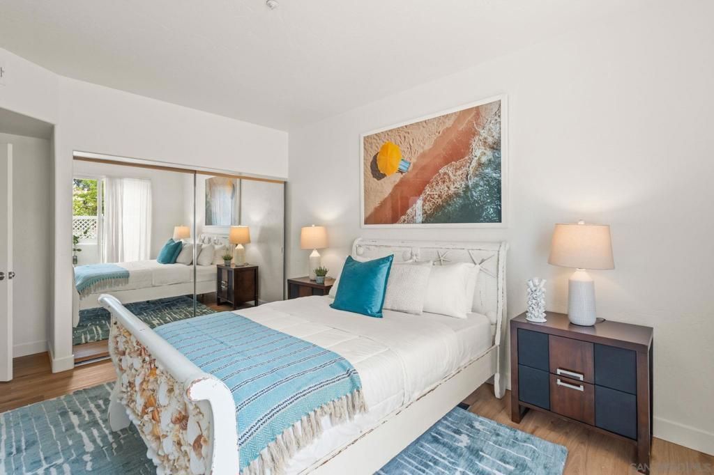 Image 32 of property listing at 5437 La Jolla Blvd, La Jolla, CA 92037
