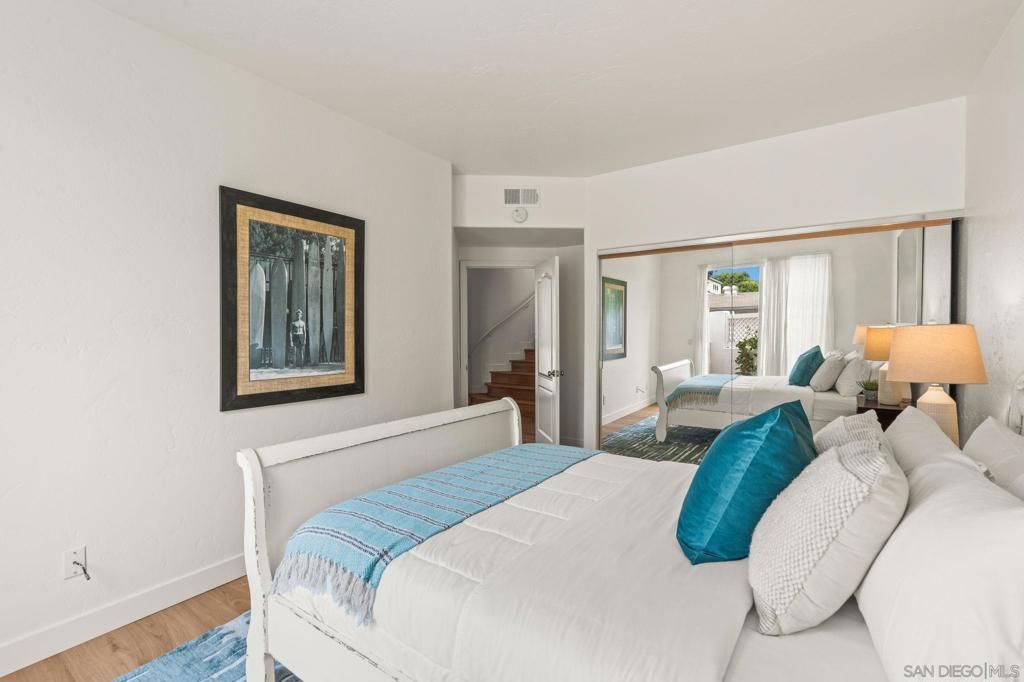 Image 33 of property listing at 5437 La Jolla Blvd, La Jolla, CA 92037