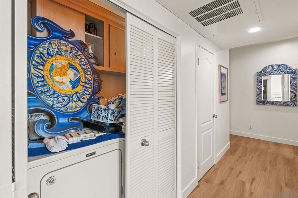 Image 35 of property listing at 5437 La Jolla Blvd, La Jolla, CA 92037