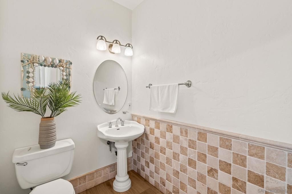 Image 38 of property listing at 5437 La Jolla Blvd, La Jolla, CA 92037