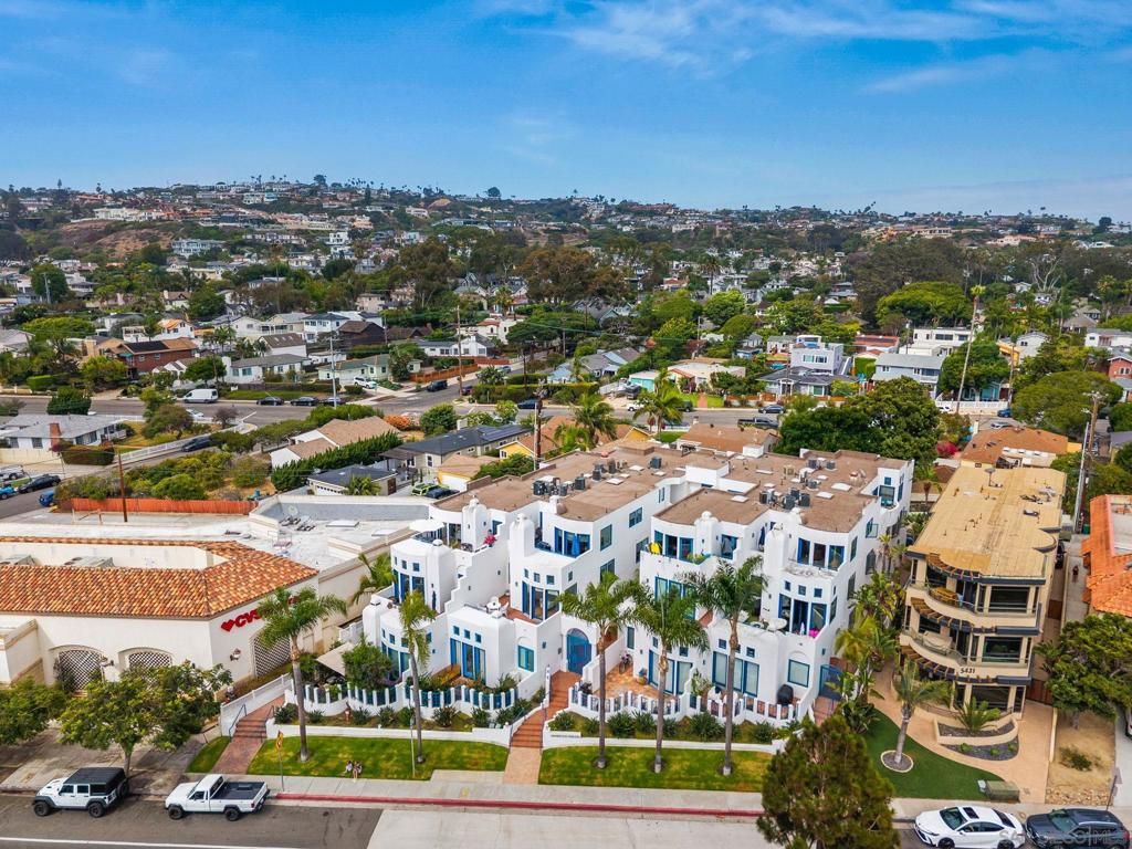 Image 44 of property listing at 5437 La Jolla Blvd, La Jolla, CA 92037