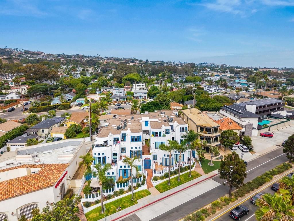 Image 45 of property listing at 5437 La Jolla Blvd, La Jolla, CA 92037