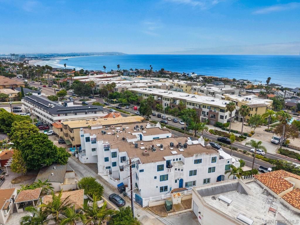 Image 46 of property listing at 5437 La Jolla Blvd, La Jolla, CA 92037