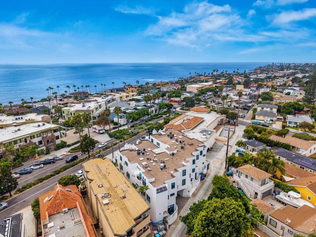 Image 49 of property listing at 5437 La Jolla Blvd, La Jolla, CA 92037