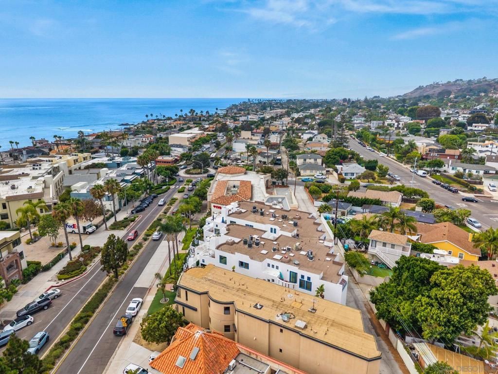 Image 50 of property listing at 5437 La Jolla Blvd, La Jolla, CA 92037