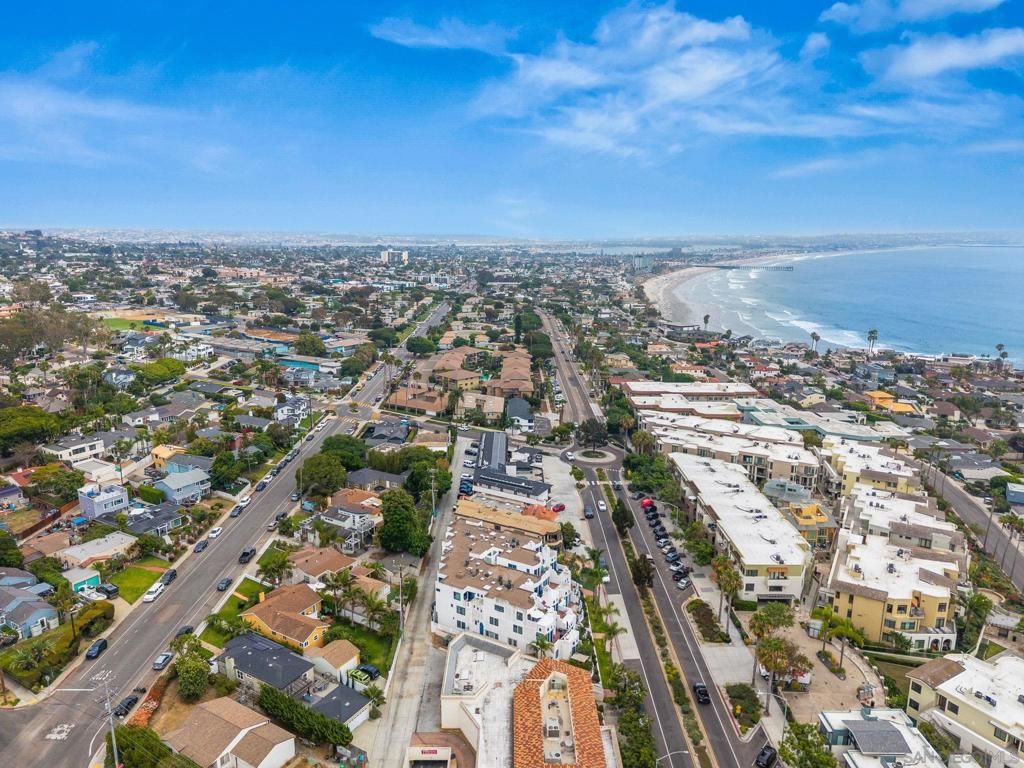 Image 53 of property listing at 5437 La Jolla Blvd, La Jolla, CA 92037