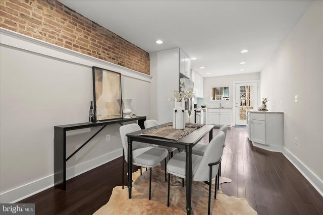 130 E BARNEY ST, Baltimore, MD 21230