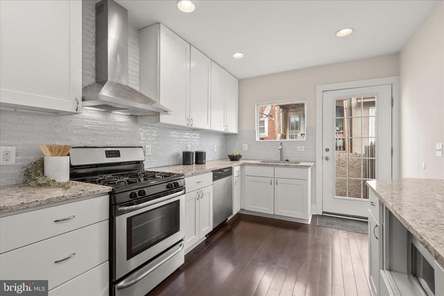 130 E BARNEY ST, Baltimore, MD 21230