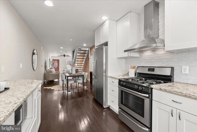 130 E BARNEY ST, Baltimore, MD 21230