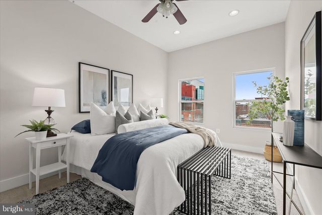 130 E BARNEY ST, Baltimore, MD 21230