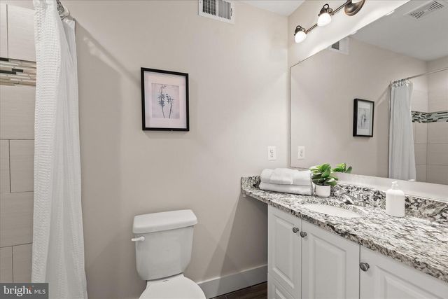 130 E BARNEY ST, Baltimore, MD 21230