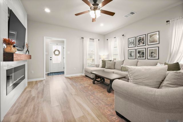 23419 Ruger Dr, Denham Springs, LA 70726