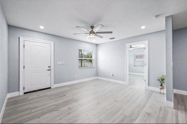 817 W BOUGAINVILLEA AVENUE, Tampa, FL 33612