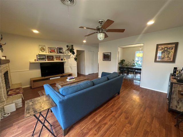 1908 Pompton Dr DR, Austin, TX 78757