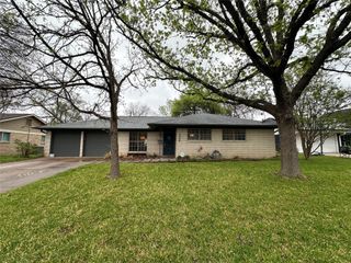 1908 Pompton Dr DR, Austin, TX 78757