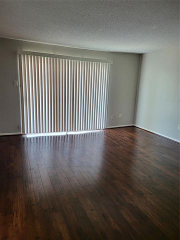 2818 S Bartell Drive 312, Houston, TX 77054