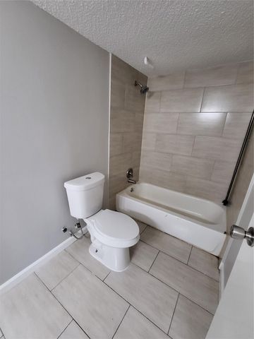 2818 S Bartell Drive 312, Houston, TX 77054