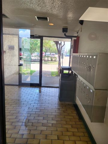 2818 S Bartell Drive 312, Houston, TX 77054