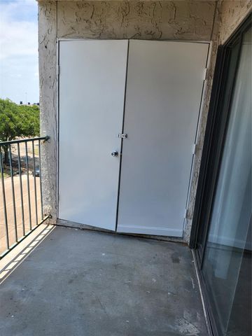 2818 S Bartell Drive 312, Houston, TX 77054
