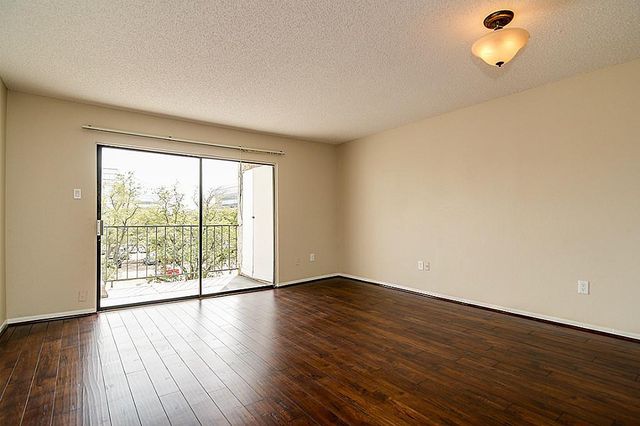 2818 S Bartell Drive 312, Houston, TX 77054