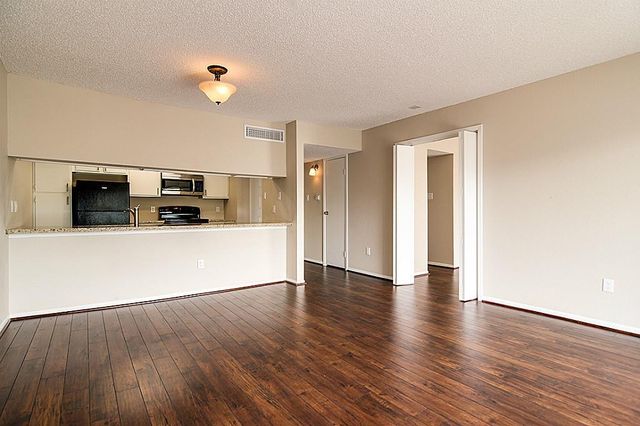 2818 S Bartell Drive 312, Houston, TX 77054