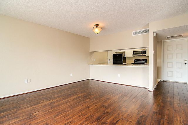 2818 S Bartell Drive 312, Houston, TX 77054