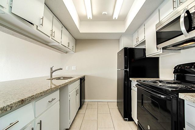 2818 S Bartell Drive 312, Houston, TX 77054